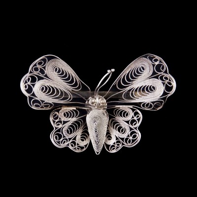 Broszka motyl, zdobiona filigranem. Srebro. Sygnowana.